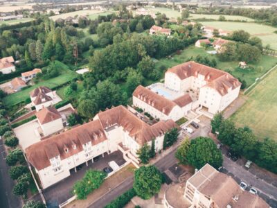 Appart'Hôtel La Roche Posay - les bâtiments vus du ciel